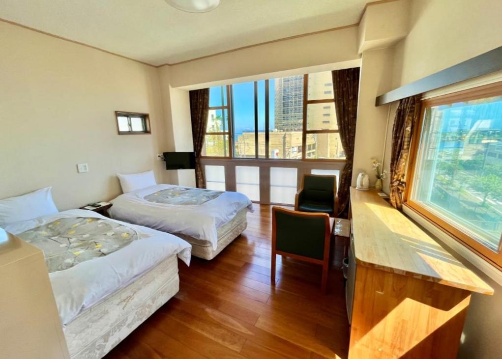 Izu-No-Umi Hotel Atami  Exterior photo